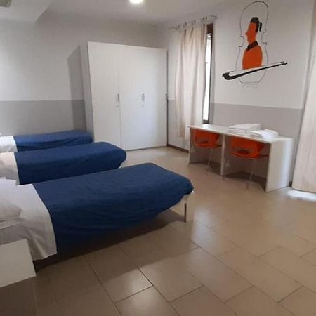 L'Archetto Hostel Cremona Luaran gambar