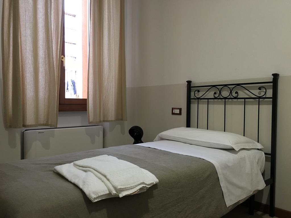 L'Archetto Hostel Cremona Luaran gambar