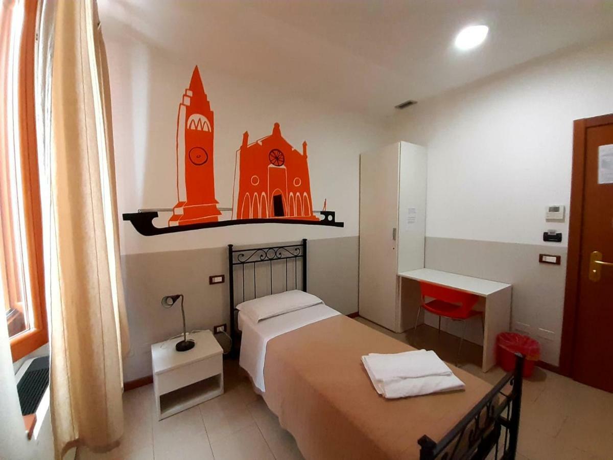 L'Archetto Hostel Cremona Luaran gambar